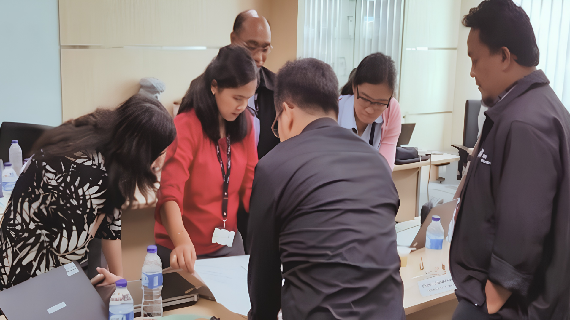 Workshop lintas divisi — sesi coaching bersama Coach Besto